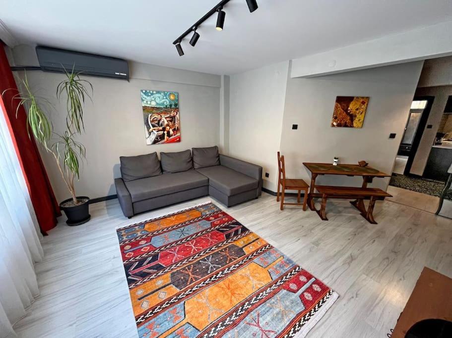 Central & Cosy Flat For 4 Person Istanbul Exterior photo